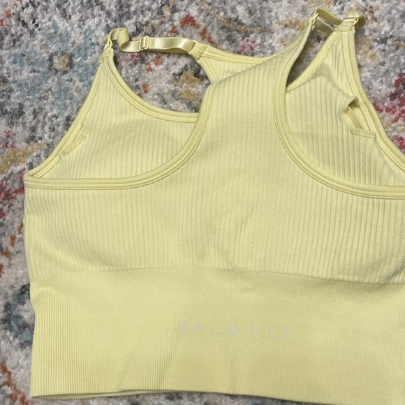 Work out top - Picture 3 of 4